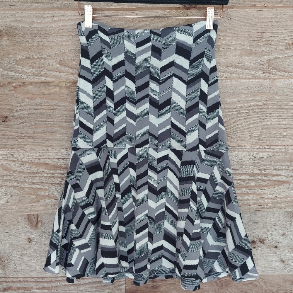 Moth Gray Sweater Knit Geometric Skirt Size XSmall NWT - Picture 1 of 5